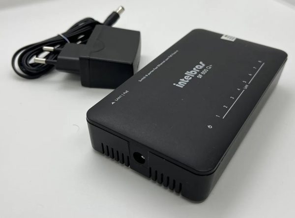 SWITCH 8 PORTAS FAST ETHERNET COM POE PASSIVO SF 800 Q+  12/24v